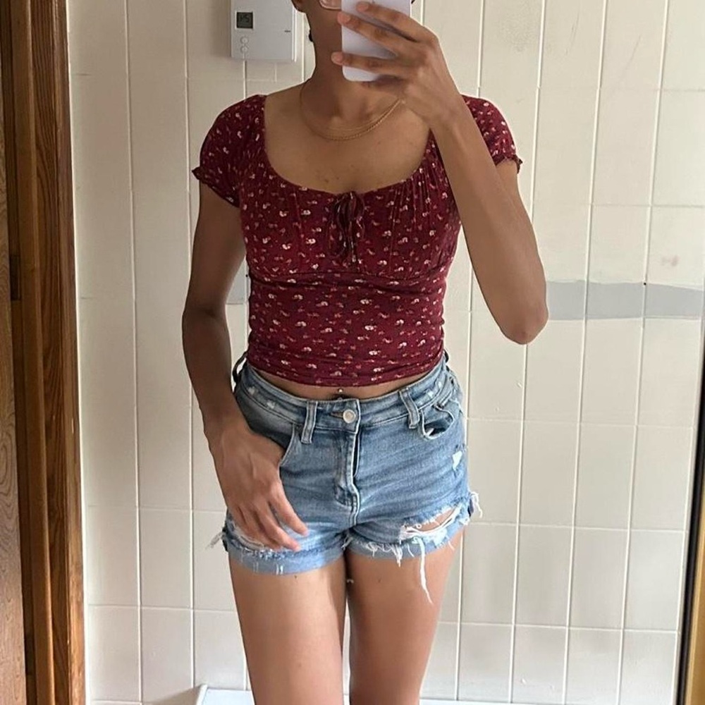 Red Floral Ruched Crop Top - Picture 7 of 7